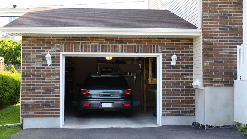 Utilizing Professional Home Garage Door Repairs in Huntington, WV